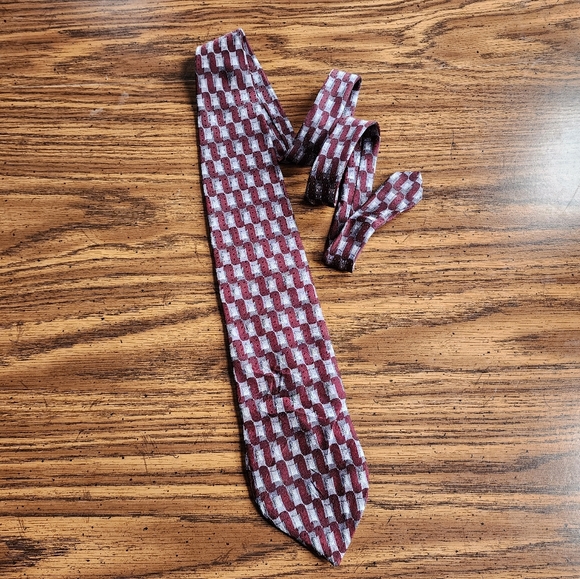 Vintage Croft & Barrow Burgundy and Gray Silk Tie - Picture 1 of 8